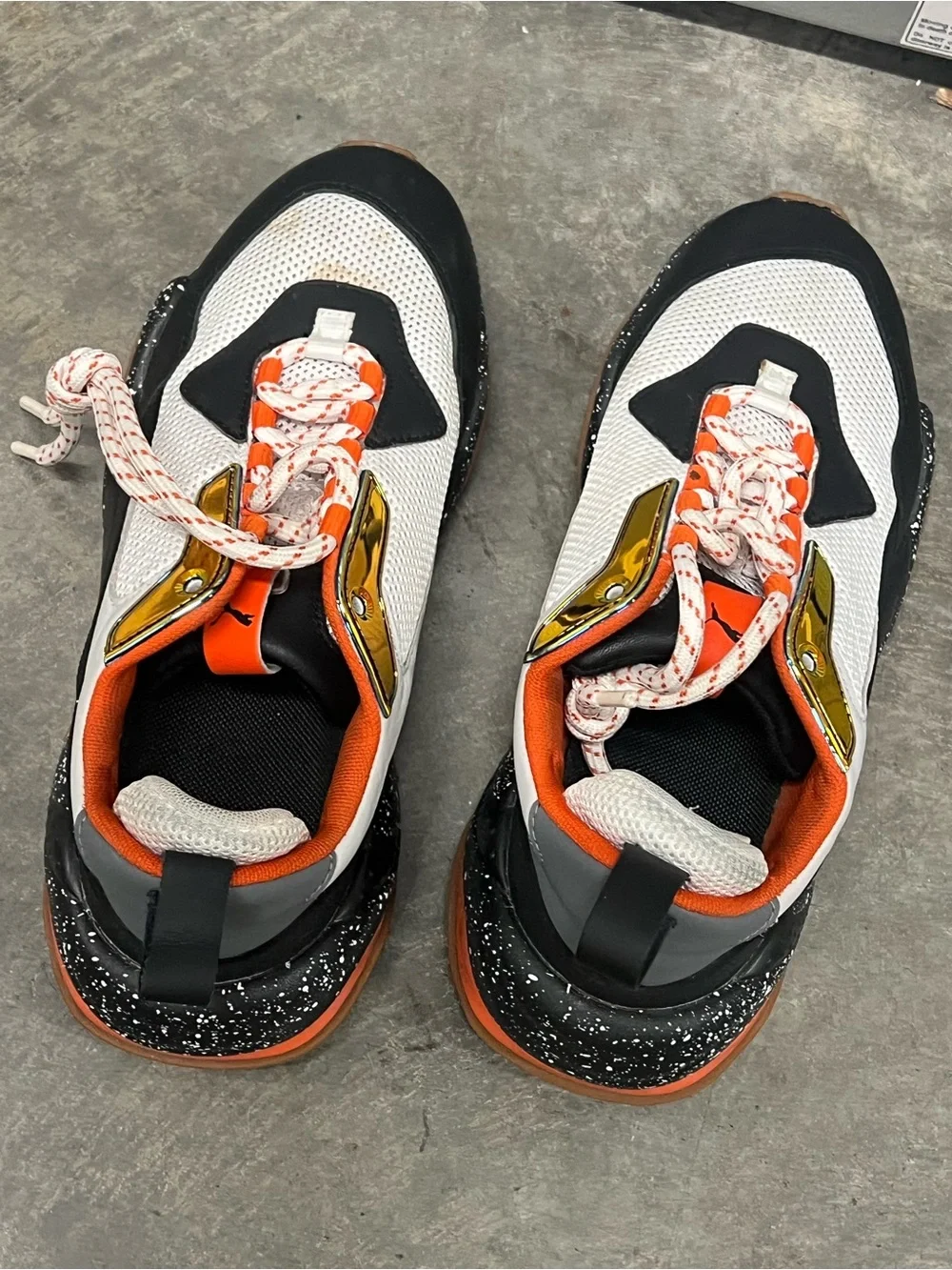 Puma Thunder Electric Jr. Sneakers White, Black, Mandarine Red Sz 5.5C excellent